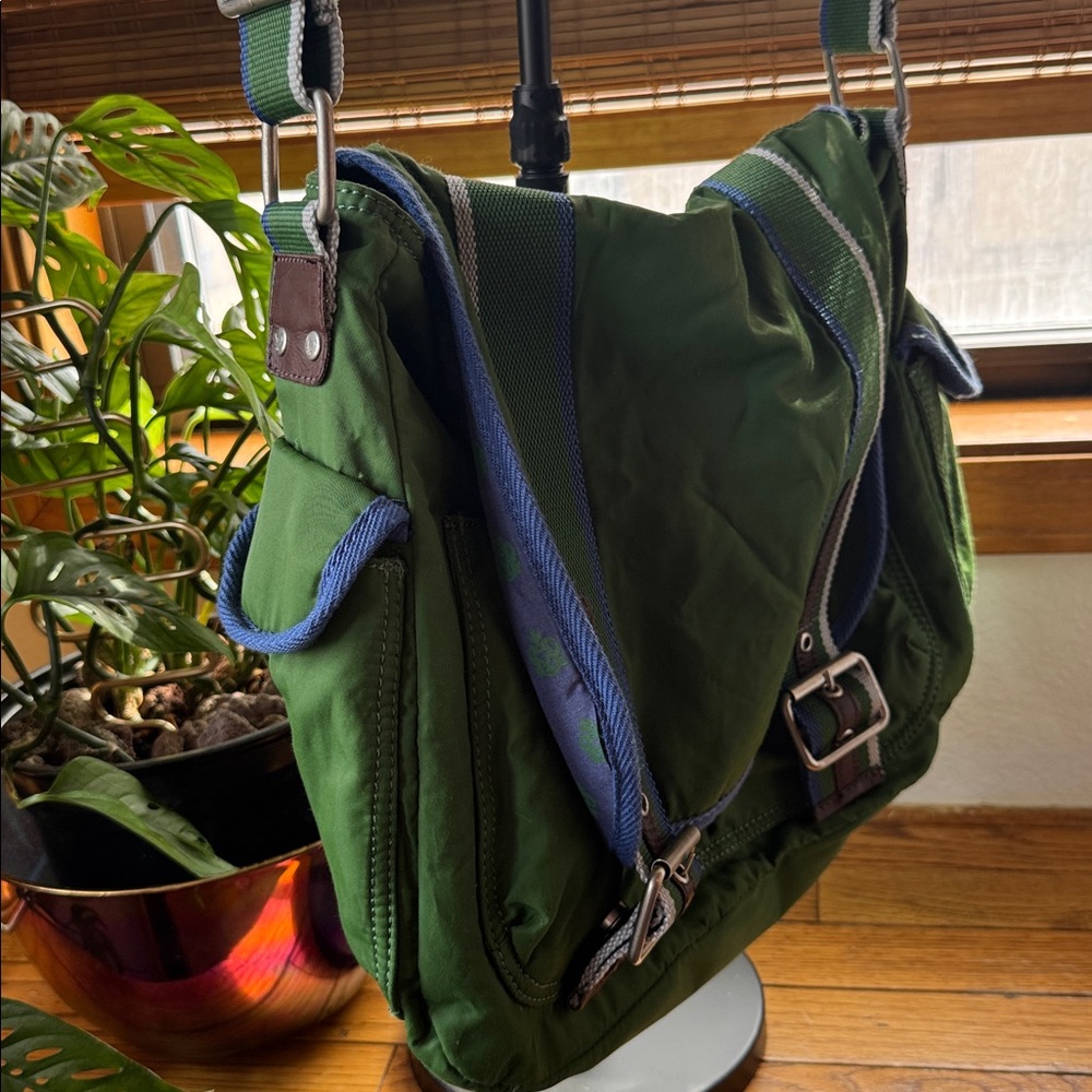 American Eagle 💚Green Crossbody Messenger bag Preppy Buckles Adjustable straps